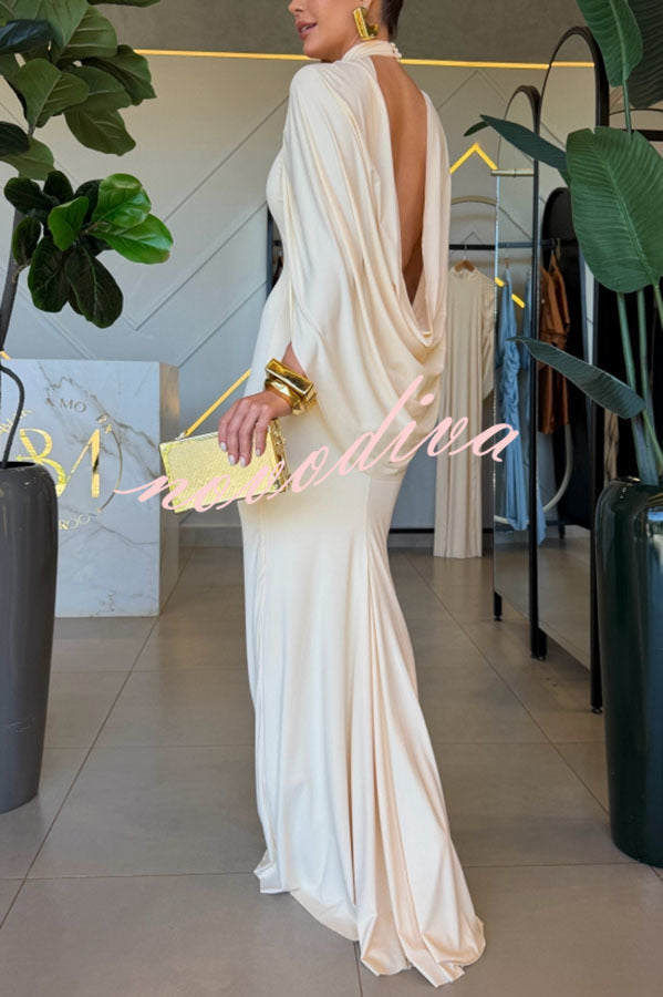 Vestido largo de noche sirena con cuello alto, manga capa, drapeado y espalda abierta