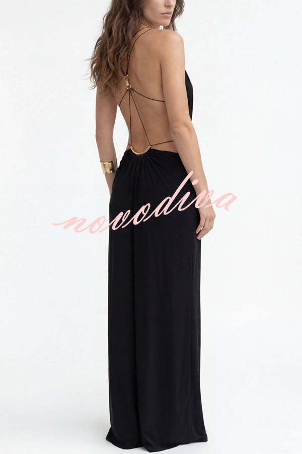 Vestido largo Athena con aberturas de eslabones metálicos, lazada en la espalda y caída drapeada