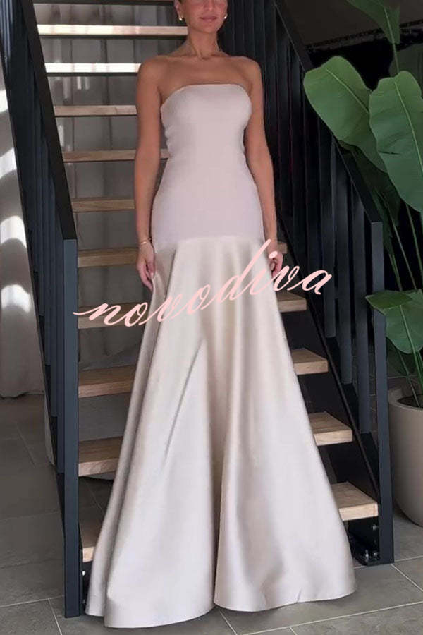 Vestido largo de gala palabra de honor de satén con paneles y vuelo, elegancia atemporal