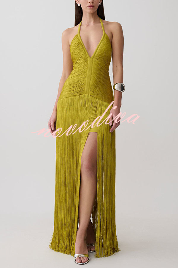 Vestido largo Estética Rítmica drapeado con flecos, cuello halter, escote de pico y sin mangas