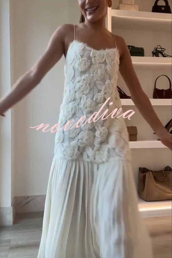 Vestido largo lencero Déjate Llevar con aplique floral y bajo de gasa plisada