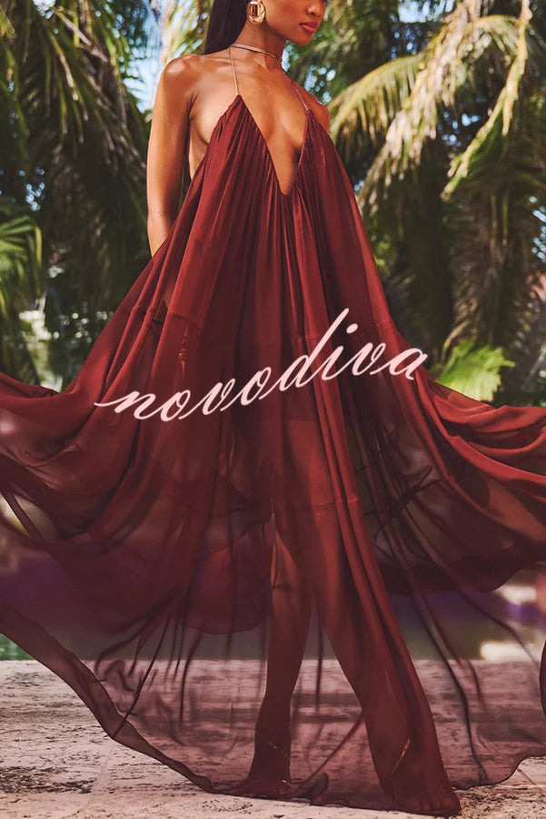 Vestido largo vaporoso de gasa ligera con cuello halter de cadena, espalda descubierta y corte en A