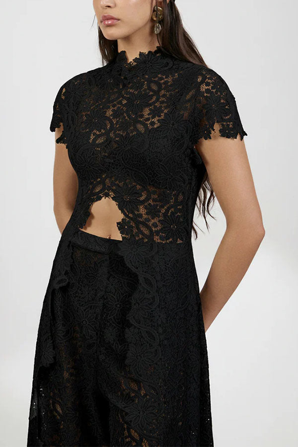 Conjunto Elegance Avant-garde de top asimétrico de encaje floral con manga corta y pantalón ancho de talle alto