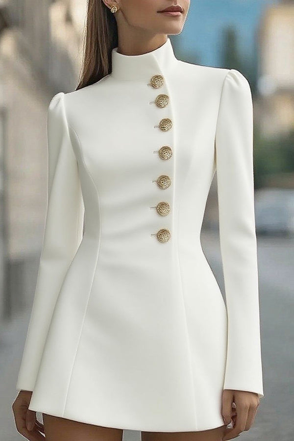 Minivestido formal ajustado con cuello alzado y botonadura sencilla