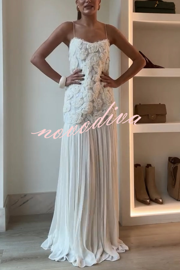Vestido largo lencero Déjate Llevar con aplique floral y bajo de gasa plisada