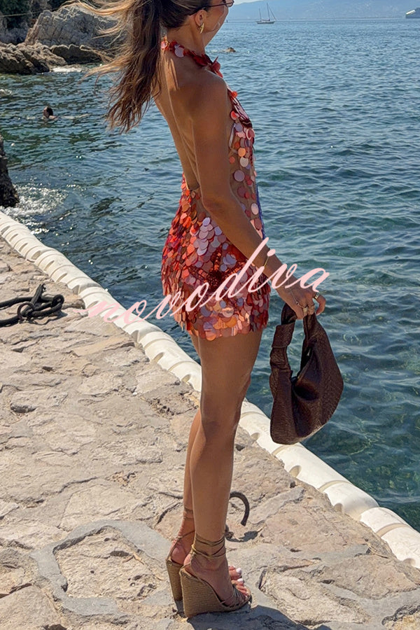 Minivestido halter Dorothy con bordado de peces y estrellas de mar de lentejuelas grandes