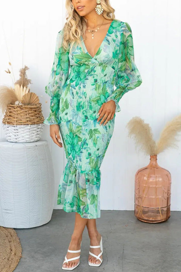 Vestido midi Garden Gathering floral con cintura fruncida elástica