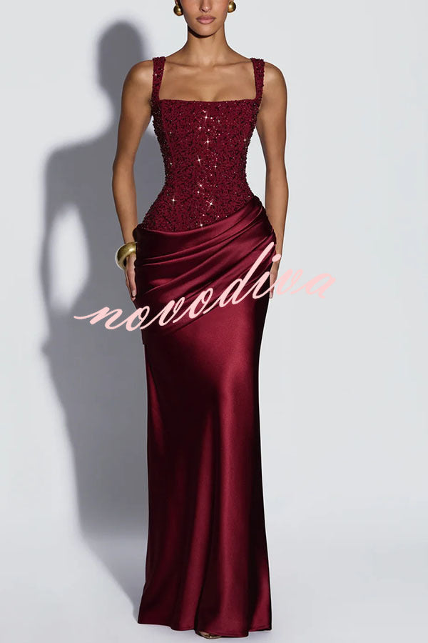 Vestido largo Alexandria de lentejuelas con escote cuadrado, lazada en la espalda y capa drapeada de satén con cuello caído