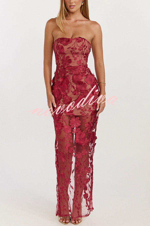 Vestido largo Sienna de tejido con bordado floral, hombros descubiertos, silueta sirena y abertura