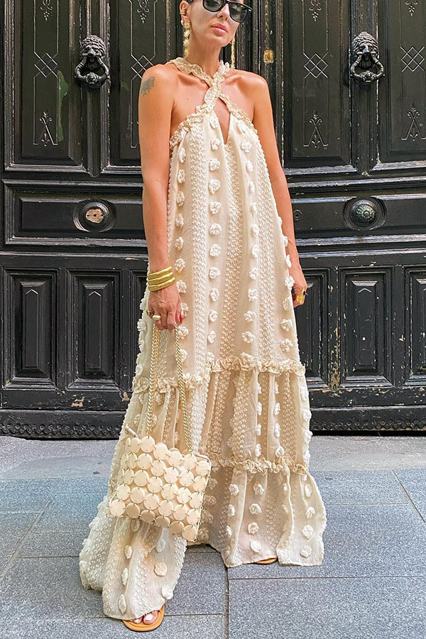 Vestido largo de fiesta con cuello halter y adorno floral