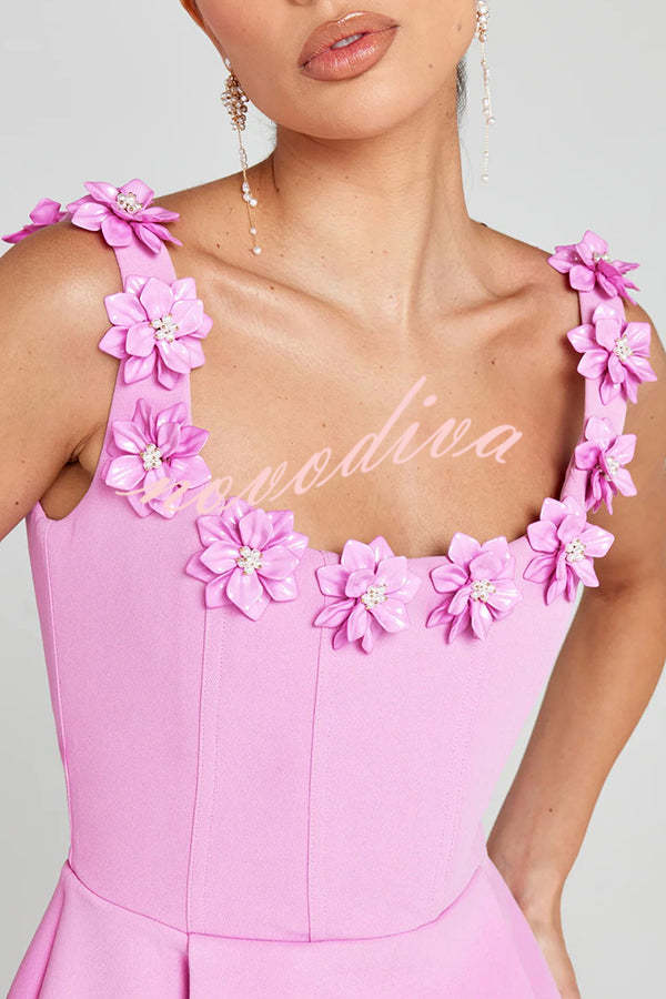 Minivestido Cindy con flores aplicadas de perlas sintéticas, escote cuadrado y bolsillos