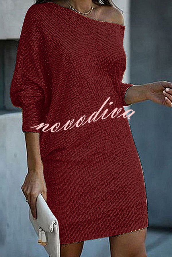 Minivestido holgado de lentejuelas en color liso con hombros descubiertos