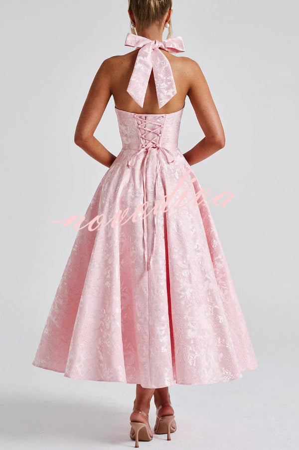 Vestido midi elegante de jacquard con cuello halter, cintura entallada y espalda abierta