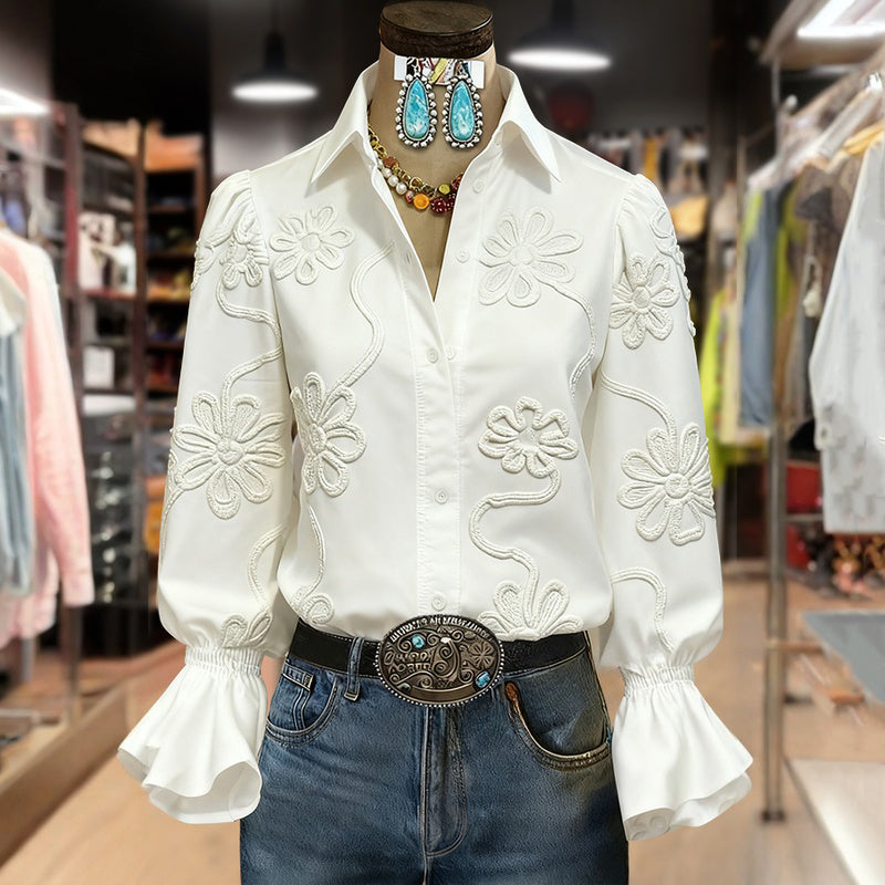 Willow: blusa floral relajada con botones