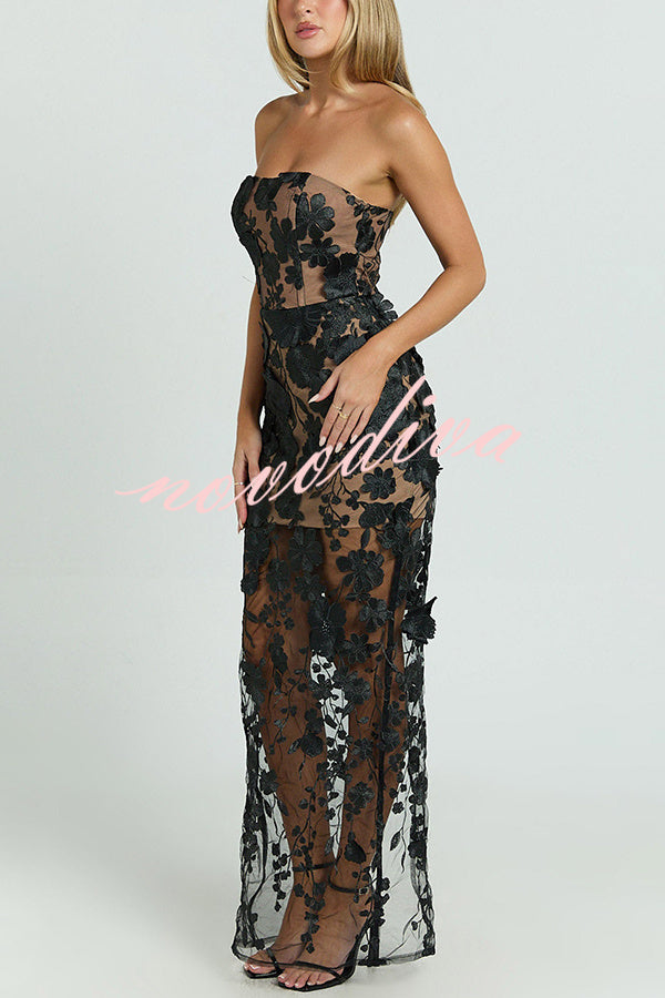 Vestido largo Sienna de tejido con bordado floral, hombros descubiertos, silueta sirena y abertura