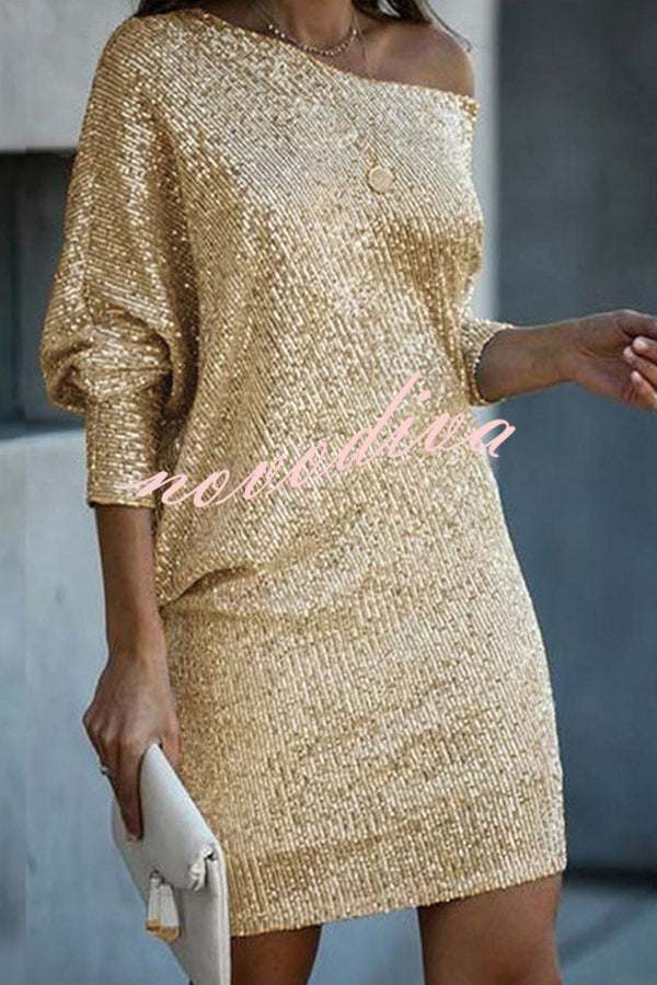 Minivestido holgado de lentejuelas en color liso con hombros descubiertos