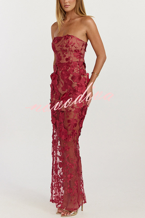 Vestido largo Sienna de tejido con bordado floral, hombros descubiertos, silueta sirena y abertura