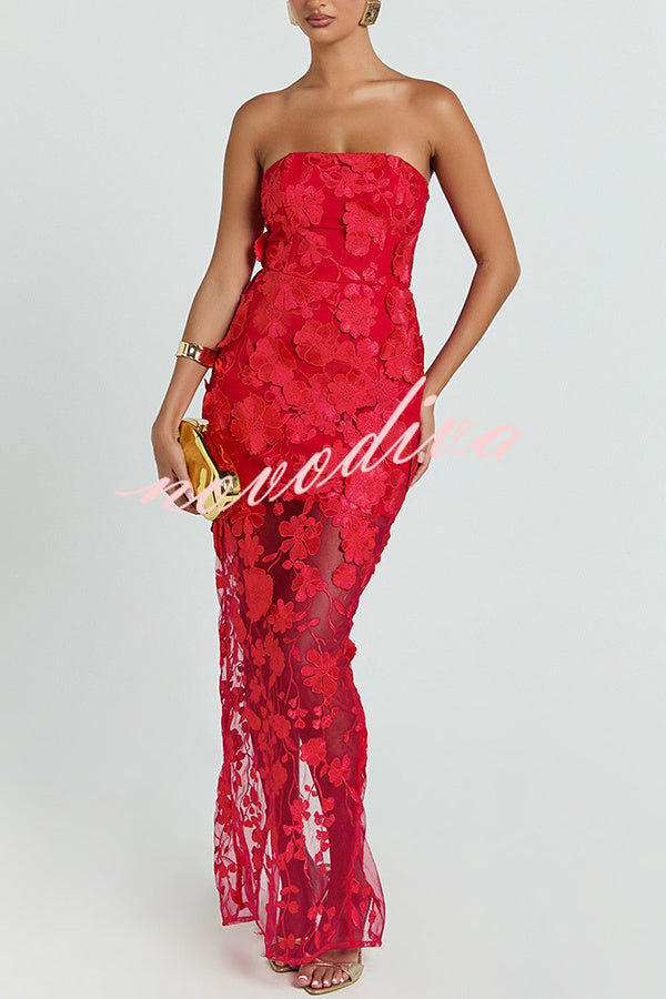 Vestido largo Sienna de tejido con bordado floral, hombros descubiertos, silueta sirena y abertura