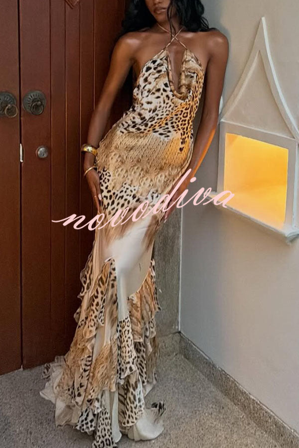 Vestido largo Coral de satén con estampado de leopardo, cuello halter caído y bajo con volantes exagerados
