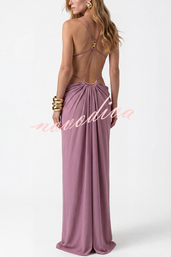Vestido largo Athena con aberturas de eslabones metálicos, lazada en la espalda y caída drapeada