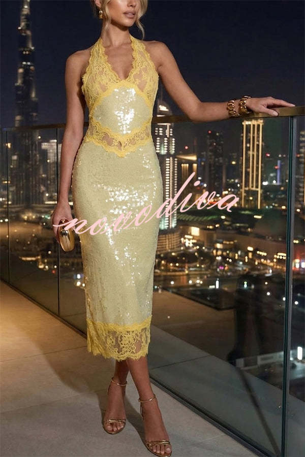 Vestido midi lápiz Vicky de lentejuelas con flores, ribete de encaje transparente y cuello halter