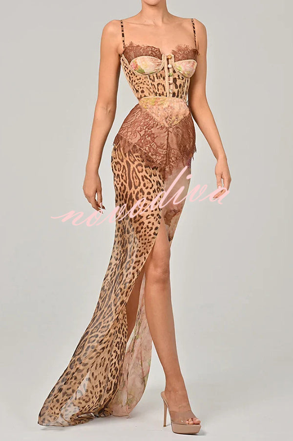 Vestido largo ajustado de gasa con estampado de leopardo, paneles de encaje sexy y abertura alta