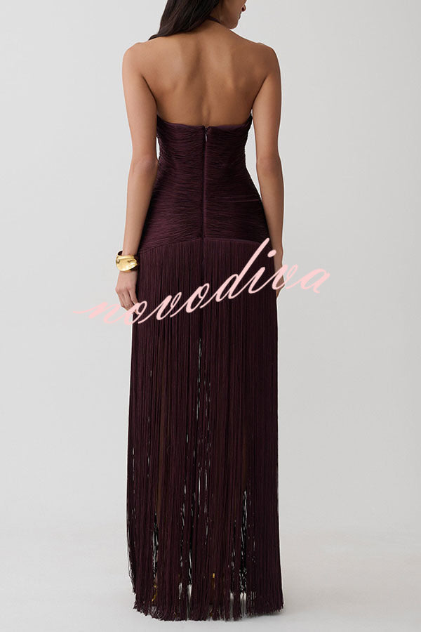 Vestido largo Estética Rítmica drapeado con flecos, cuello halter, escote de pico y sin mangas