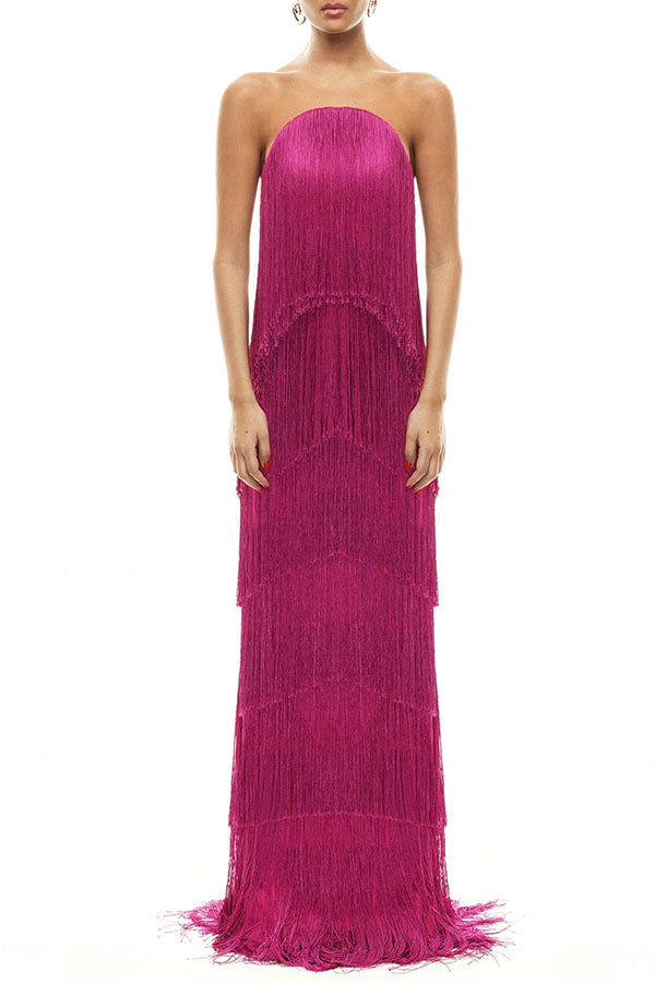 Vestido largo Reina de la Fiesta con flecos en capas, hombros descubiertos y lazada en la espalda