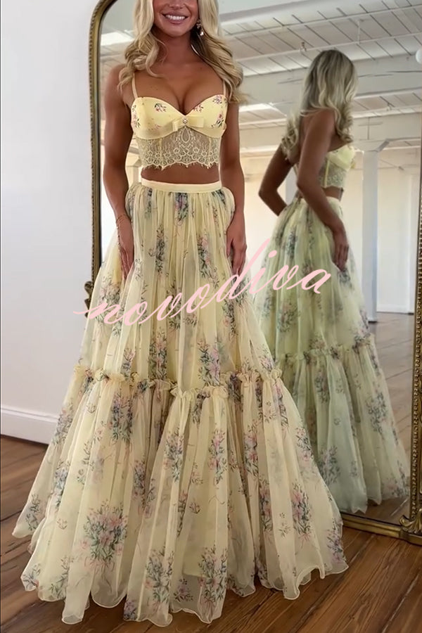 Conjunto Vita de top corto de satén floral con lazo y lazada de encaje en la espalda y falda larga evasé de tul de tiro alto