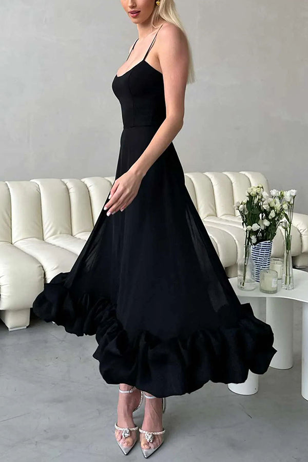 Vestido midi de fiesta Chica de Medianoche tipo bustier con volantes, ideal para banquetes