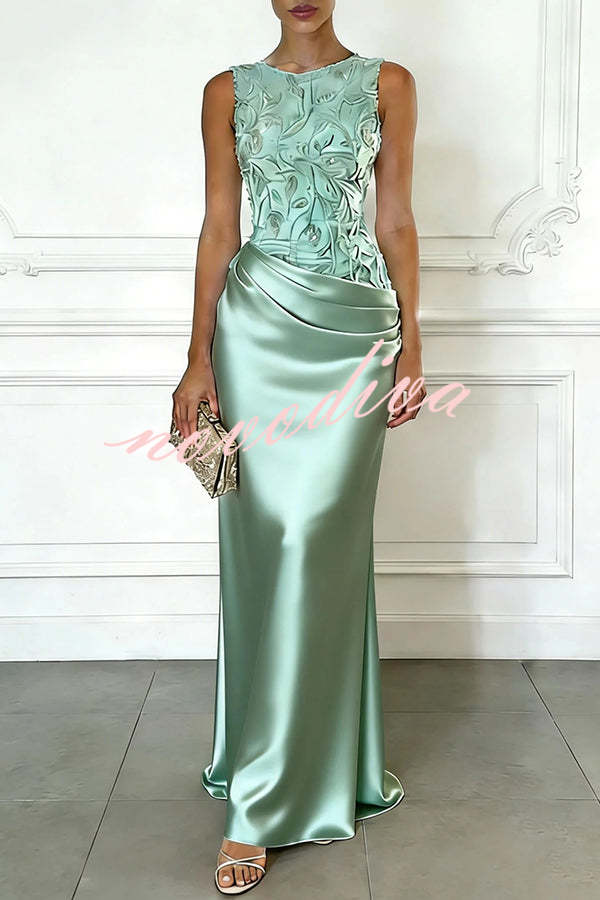 Vestido largo de gala Vera de satén con bordado de malla, fruncido, cuello redondo y sin mangas