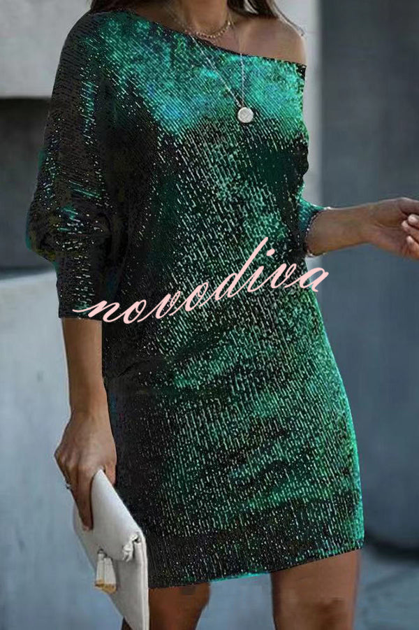 Minivestido holgado de lentejuelas en color liso con hombros descubiertos