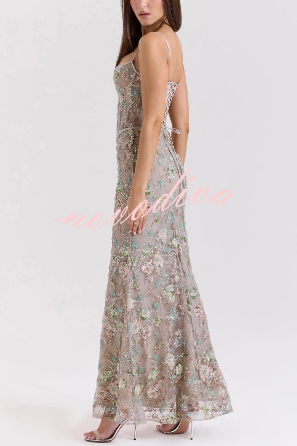 Vestido largo elegante y ajustado con cuello halter, sin mangas, espalda descubierta y lazada