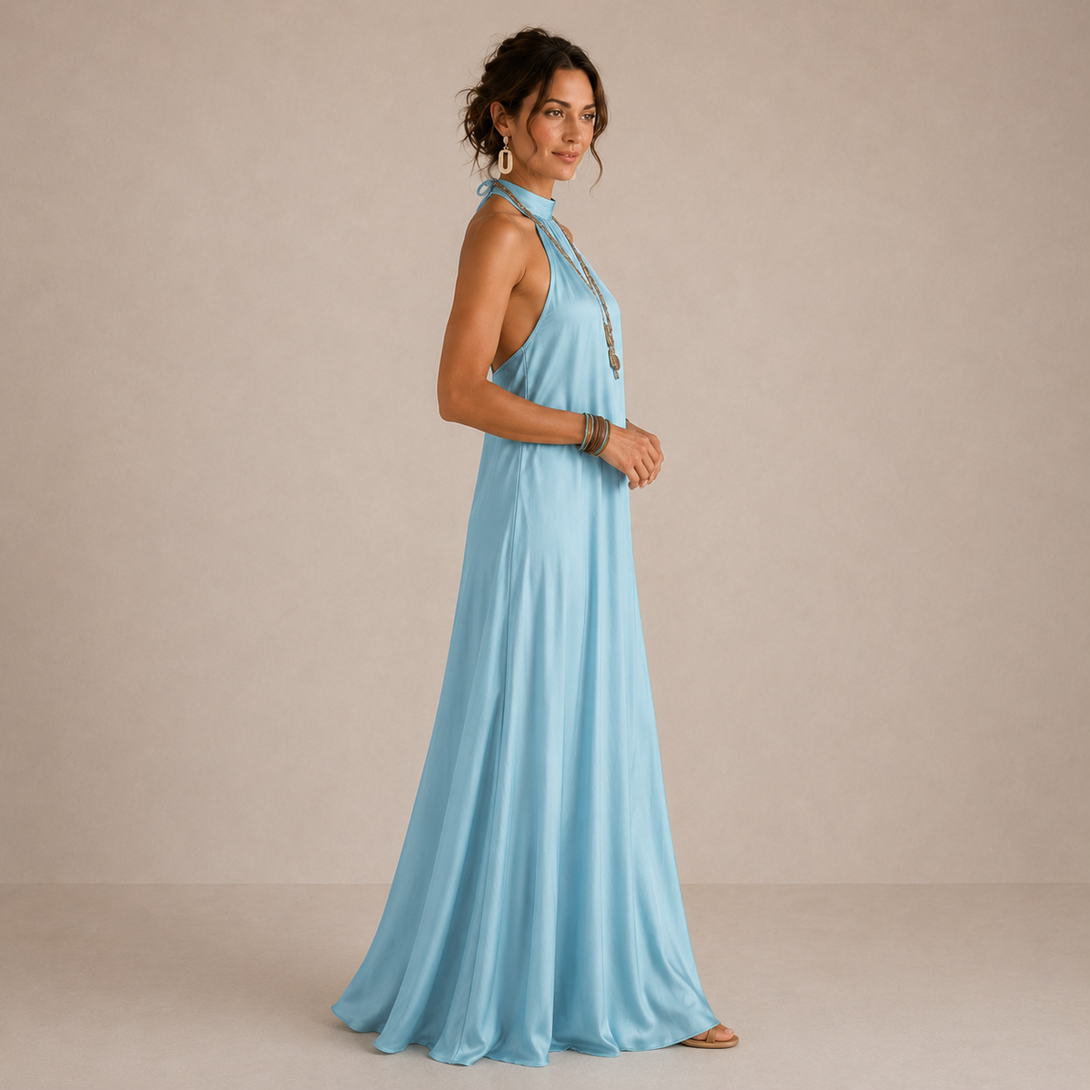 Magnolia | Vestido largo vaporoso azul con cuello halter