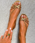 Serafina | Sandalias doradas, esencia del verano