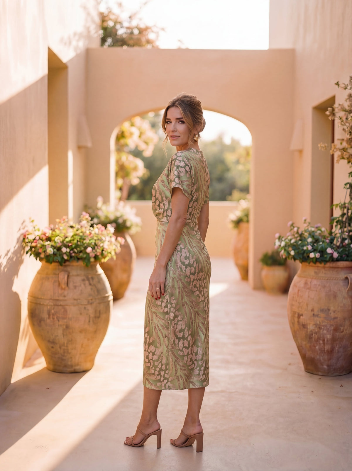 Carys | Vestido midi con manga de volante