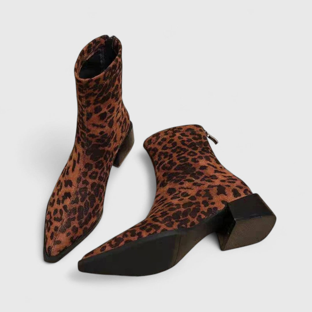 Lora, botines