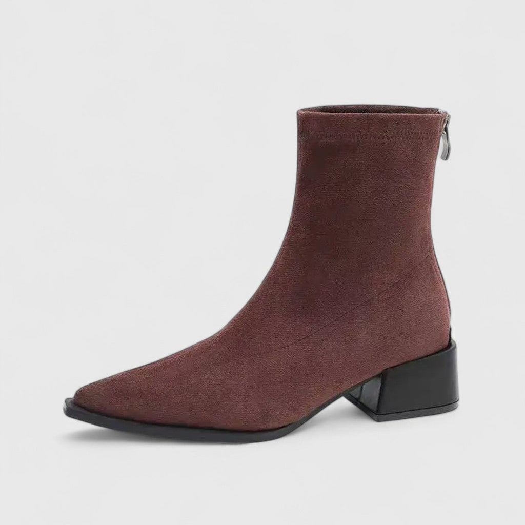Lora, botines