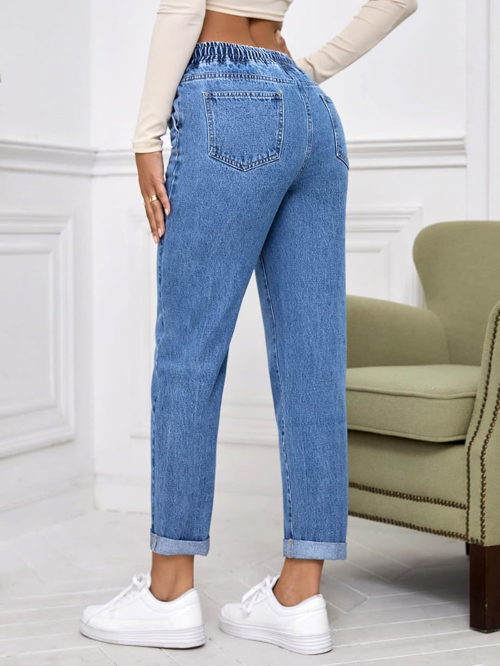 Pantalón vaquero de mujer, tobillero y con cordón