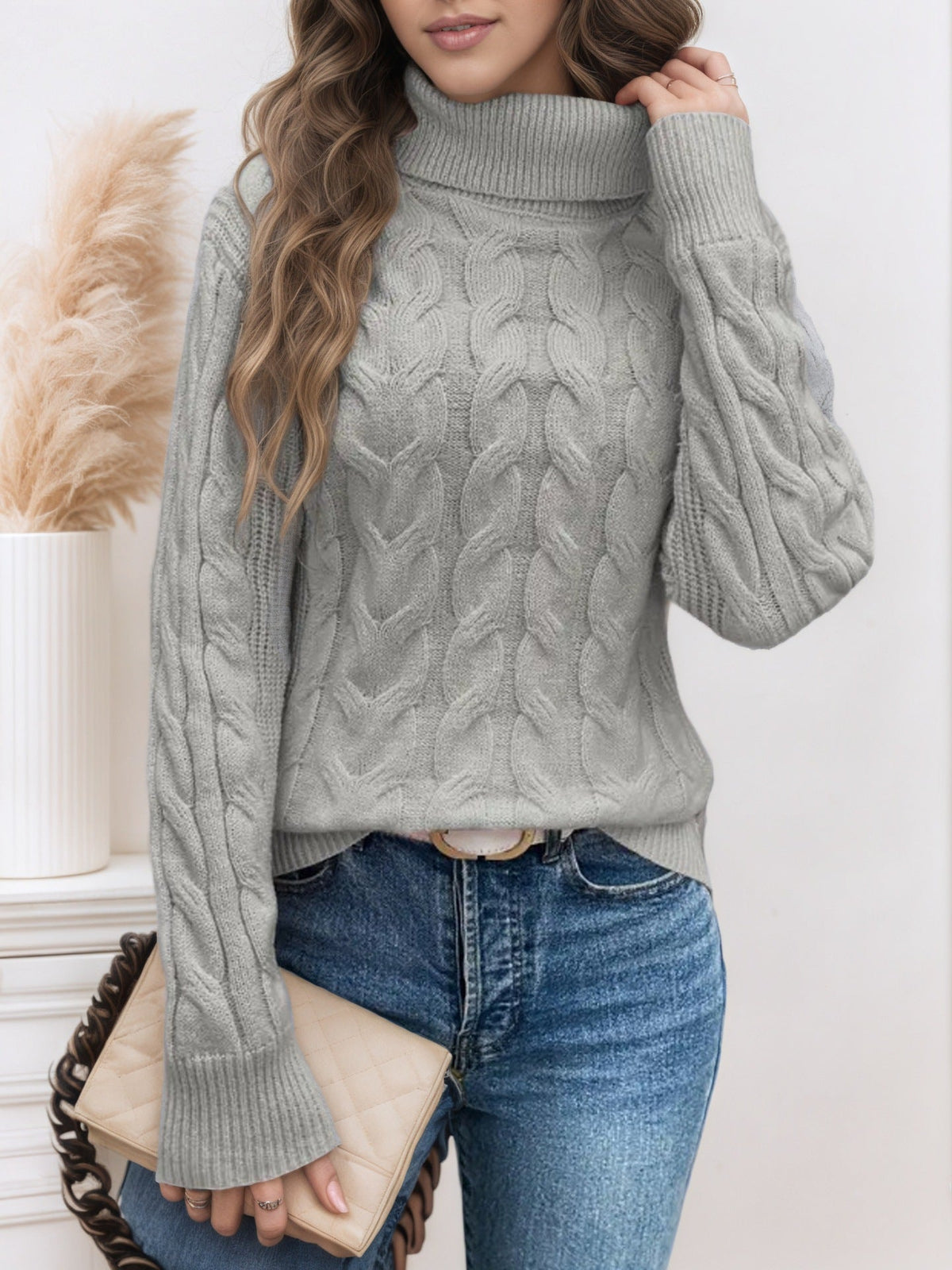 Nova: jersey de cuello alto trenzado y acogedor