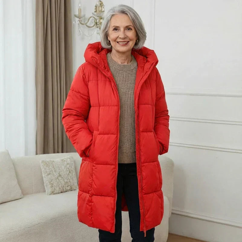 Margot™ | Abrigo plumífero con capucha y aislamiento premium