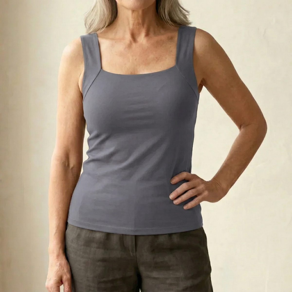 Roxanne | Camiseta de tirantes con sujetador incorporado