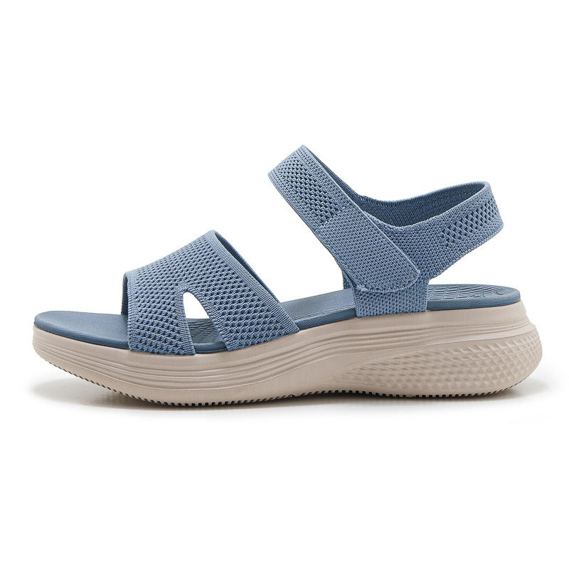 Sandalias de cuña de punto con lentejuelas: estírate hacia el verano