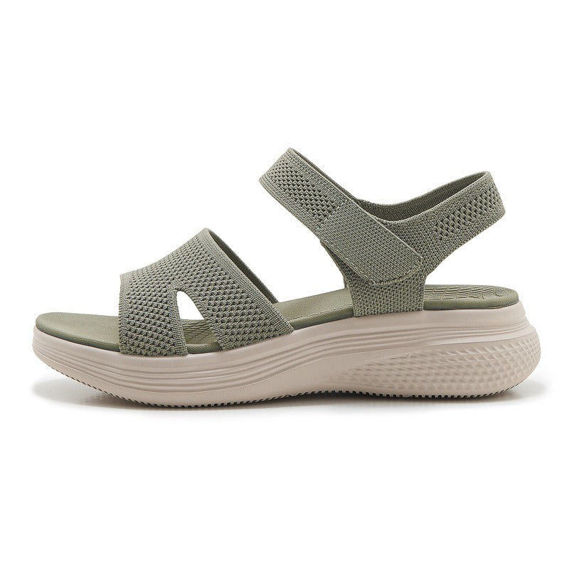 Sandalias de cuña de punto con lentejuelas: estírate hacia el verano