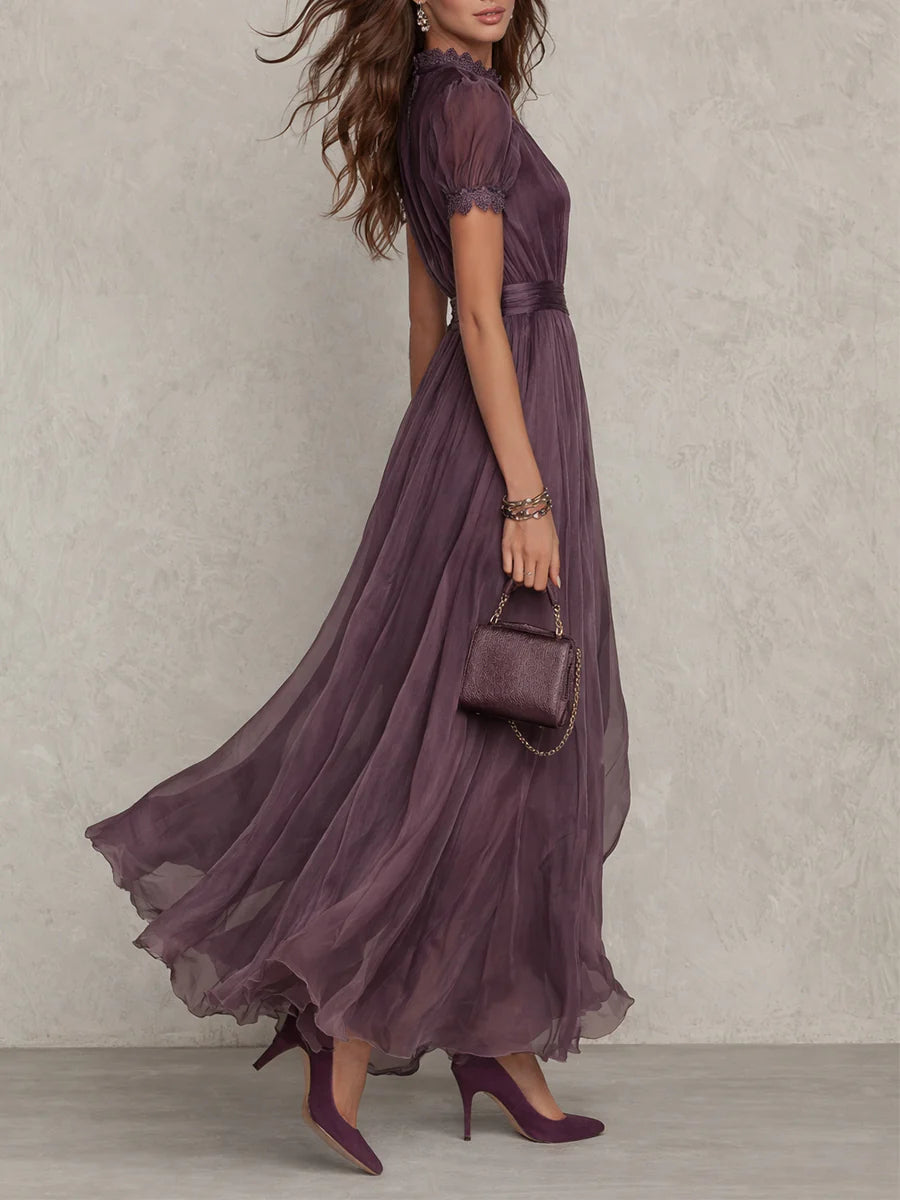 Flavia | Vestido Largo Morado con Escote de Ojo de Cerradura, Ribete de Encaje de Chifón