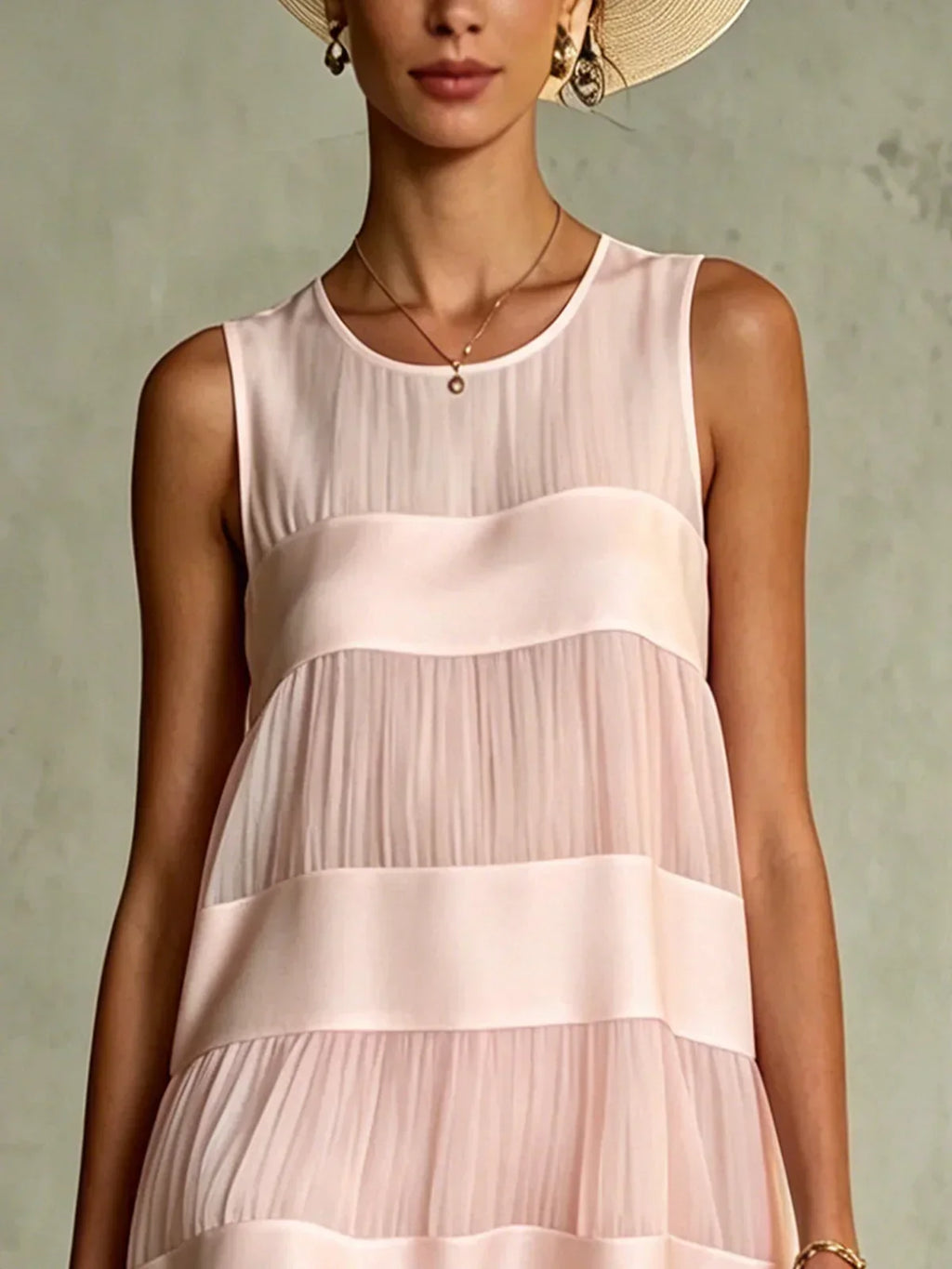 Vestido Mini de Gasa Plisada Rosa Claro con Diseño por Capas y Patchwork