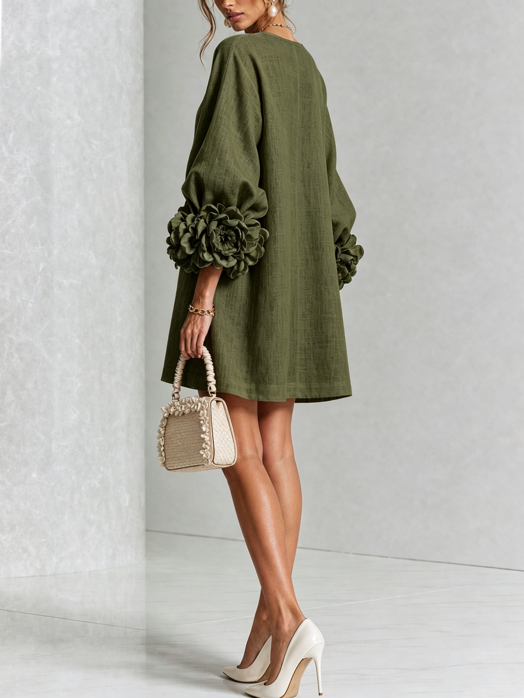 Vestido Corto Floral Abotonado con Llamativos Puños Florales