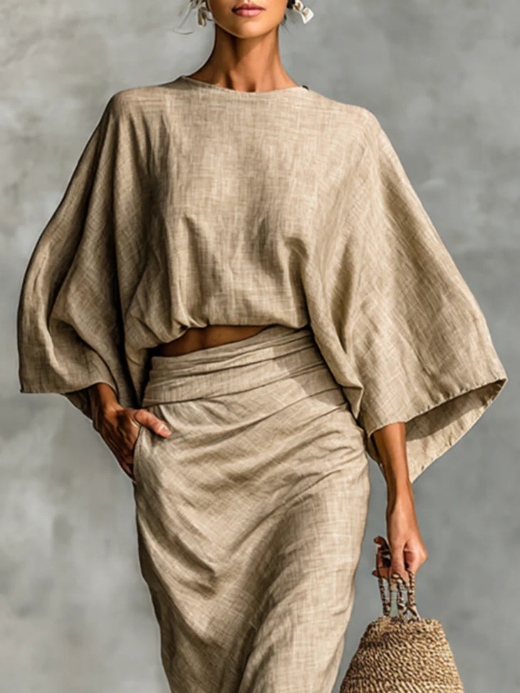 Willow | Conjunto de Dos Piezas Beige con Top de Manga Murciélago y Falda Larga para una Elegancia sin Esfuerzo