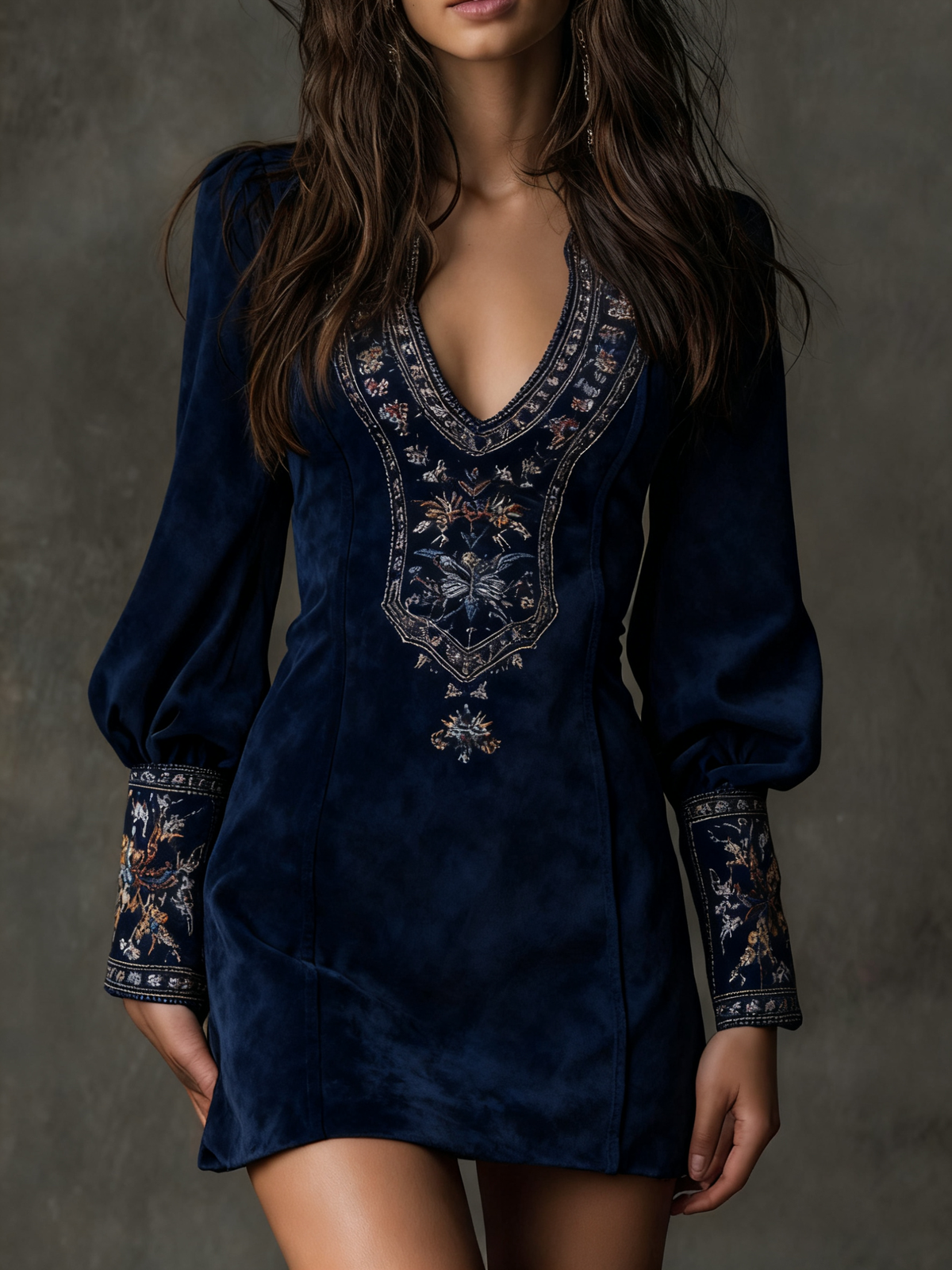 Harlow | Vestido corto bordado en ante sintético