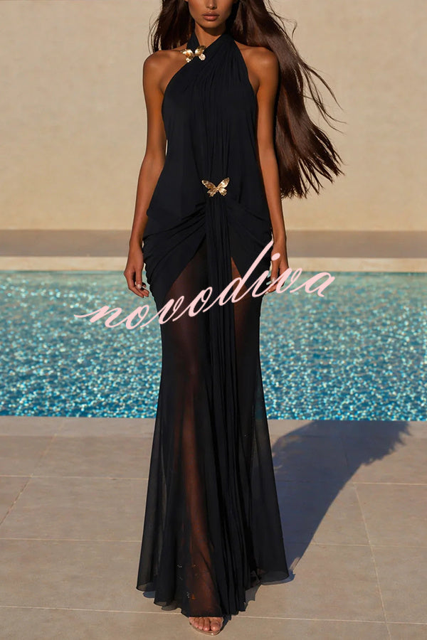 Vestido largo de malla de un solo hombro con clips metálicos de mariposa y espalda descubierta